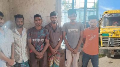 রড চুরির ঘটনায় বসুন্ধরার নিরাপত্তারক্ষীদের হাতে আটক ৬, পুলিশের কাছে হস্তান্তর