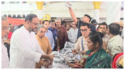 দুর্গাপূজা উপলক্ষে সনাতন ধর্মাবলম্বীদের উপহার দিলেন প্রতিমন্ত্রী টুকু