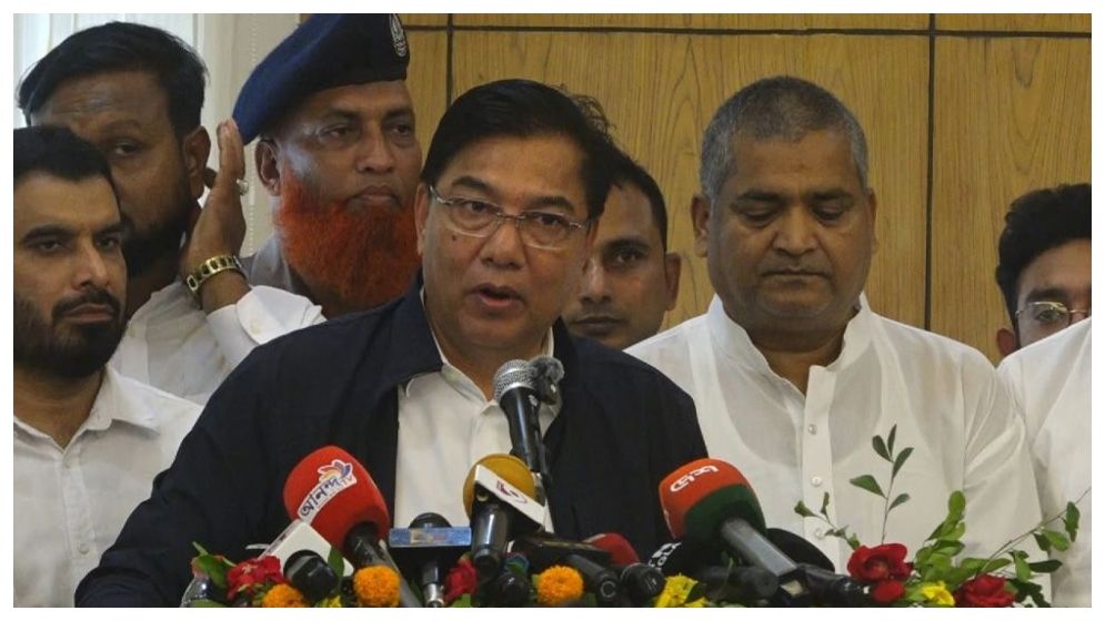 পলাতক হাসিনার ডিসেম্বরে ফেরা হাস্যকর, বললেন বিমানমন্ত্রী মিল্লাত
