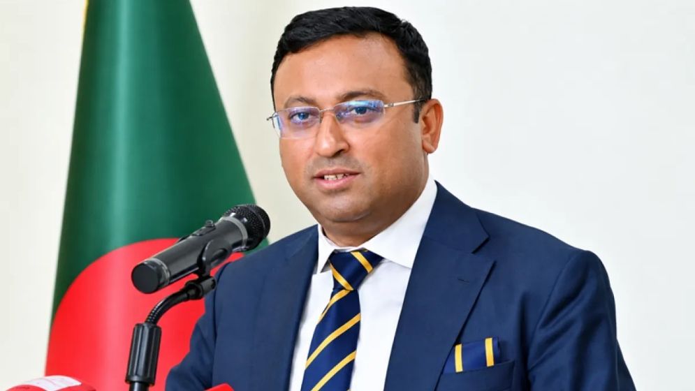 বিদেশে বাংলাদেশিদের বিরুদ্ধে মামলার তথ্য সরকারকে জানানোর প্রত্যাশা করে ঢাকা