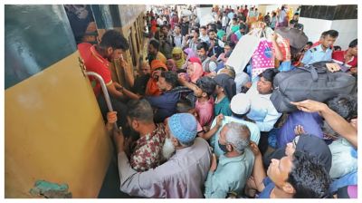 দুর্গাপূজার টানা ছুটিতে ঢাকা ছাড়ছে ঘরমুখো মানুষ