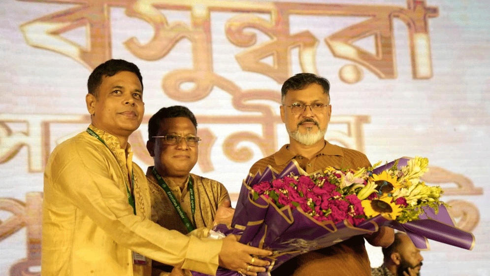 বসুন্ধরা পূজামণ্ডপ পরিদর্শন করলেন ডিএনসিসি প্রশাসক