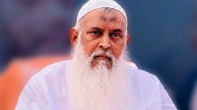 রিয়াদে বিমানবন্দরে নিহত ওমরাহযাত্রী নাসরুল্লাহর পরিবারের দায়িত্ব নিলেন ধর্মমন্ত্রী