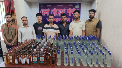 জামালপুরে ২১৭ বোতল ভারতীয় মদসহ গ্রেপ্তার ৫