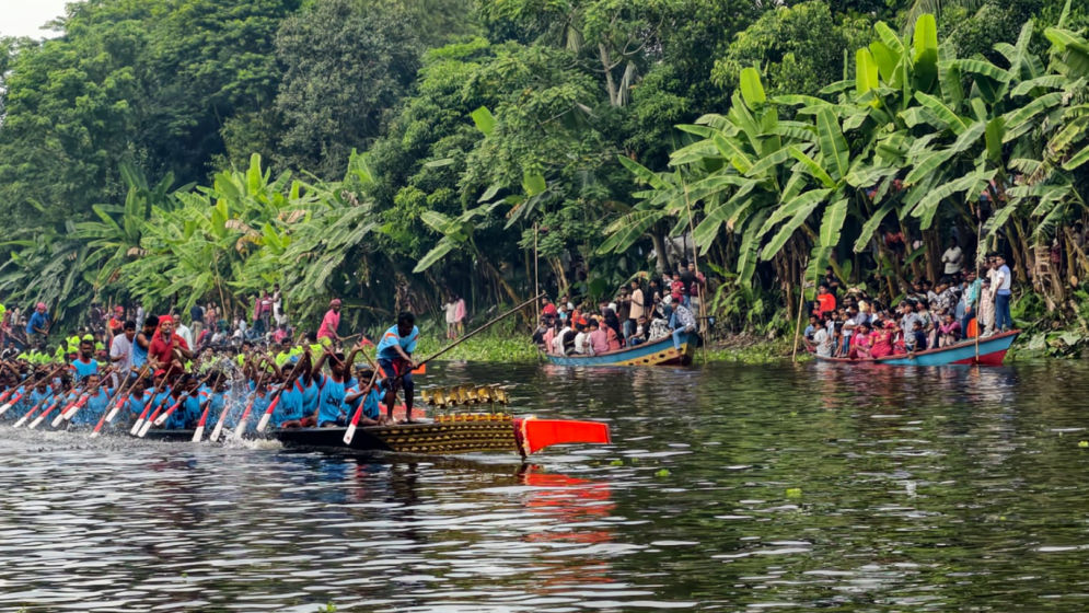 বৈঠার ছন্দে মুখরিত বাবুর খাল
