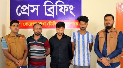 স্লিপার বাসে ইয়াবা পাচারের অভিযোগে গ্রেপ্তার ৩