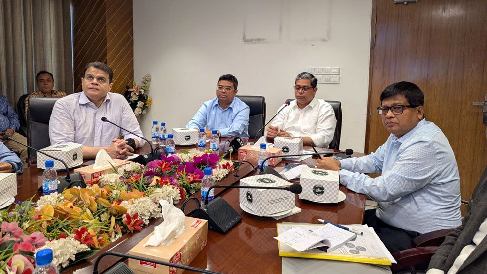 দুই মাসে ওয়াসার কাজে গতি না এলে কর্মকর্তাদের বিরুদ্ধে ব্যবস্থা