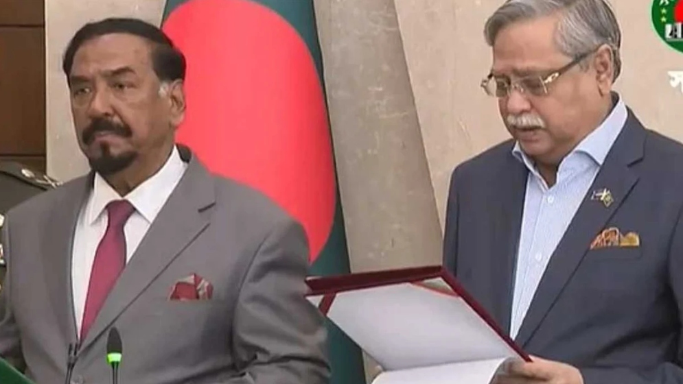 স্পিকার-ডেপুটি স্পিকারকে শপথ পড়ালেন রাষ্ট্রপতি