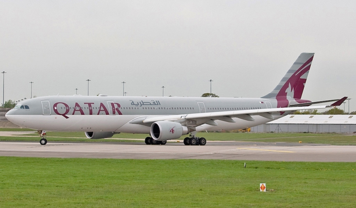 Smugglers abandon 100 gold bars inside a Qatar Airways flight