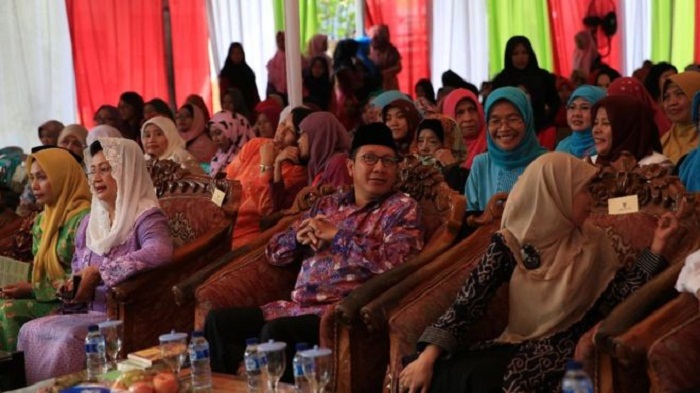 Indonesian female Islamic clerics issue rare child marriage fatwa