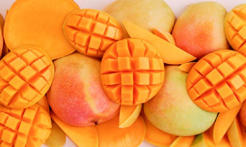 Is eating mangoes healthy?