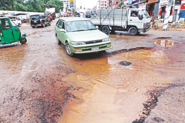 Jatrabari-Demra Route: Dilapidated road makes life difficult