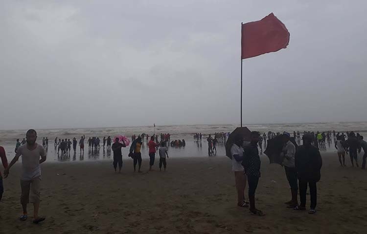 Maritime ports asked to hoist signal 3