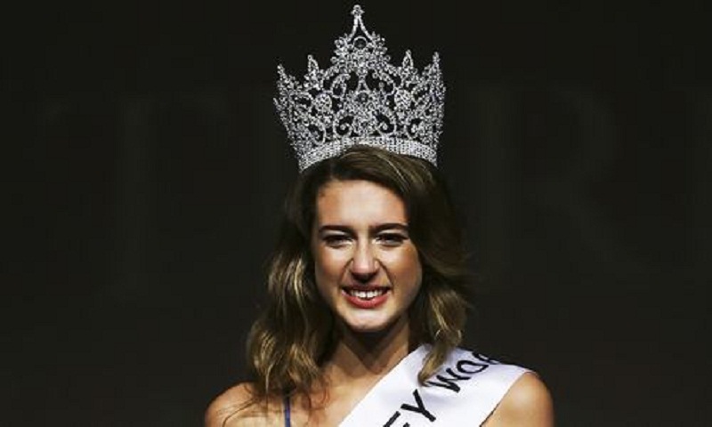 Miss Turkey stripped of her crown over coup tweet
