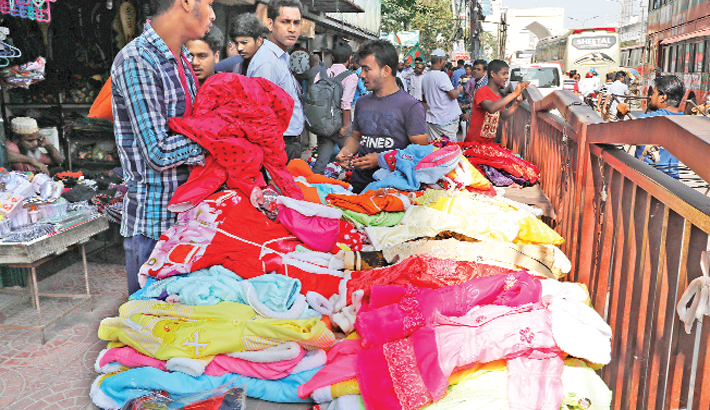 Sale of warm clothes on 
rise as winter sets in 
