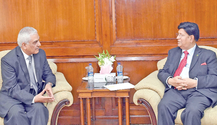 Outgoing Nepalese envoy calls on FM