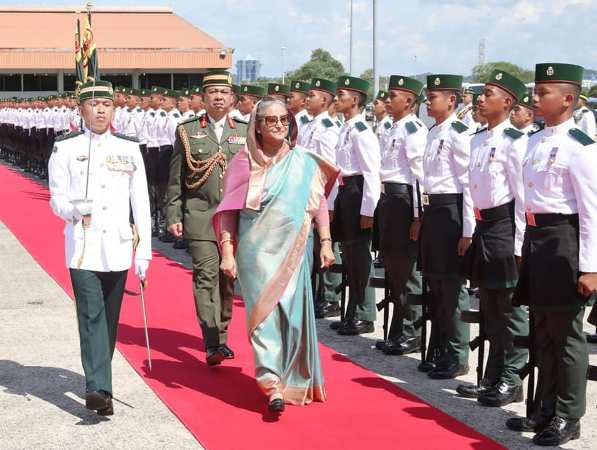 Brunei rolls out red carpet for Prime Minister