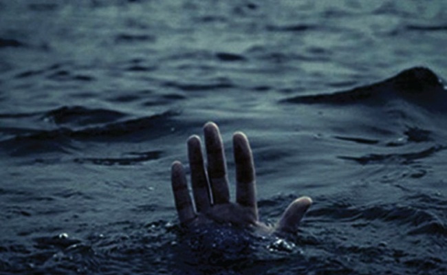 3 drown in Padma River