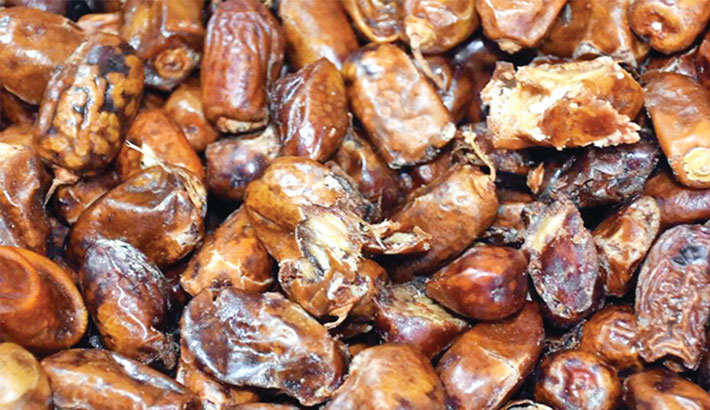 Date-expired, rotten dates flood markets