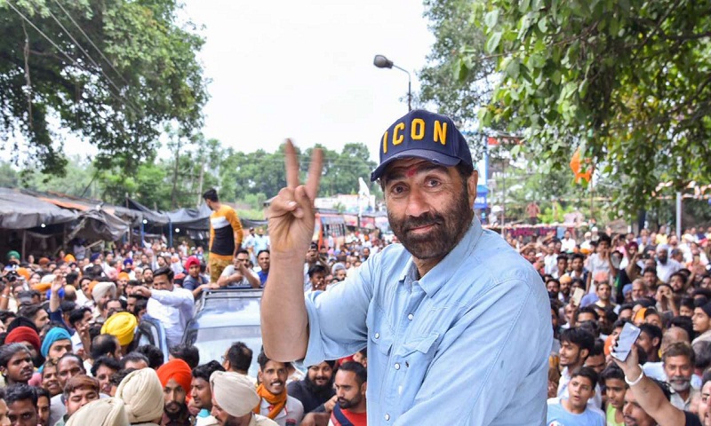 EC issues notice to Sunny Deol for 'violating' poll code