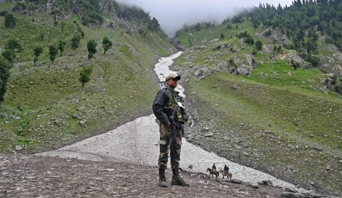 Deployment of 10,000 fresh troops sparks fear in Indian Kashmir