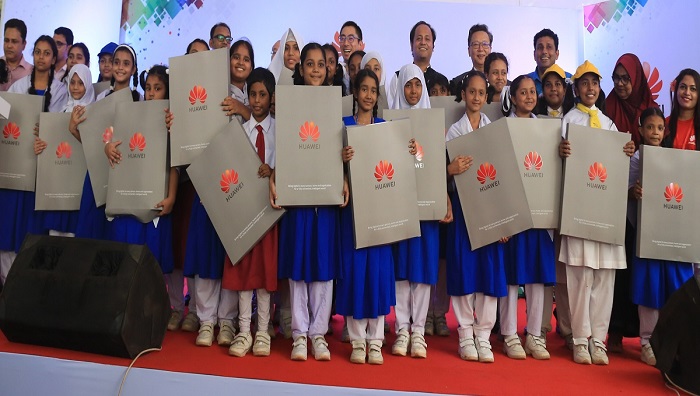 Karail schoolgirls get tabs, educational instruments