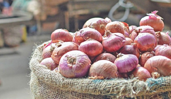 Onion prices to become normal at end of October, says Commerce Minister Tipu Munshi