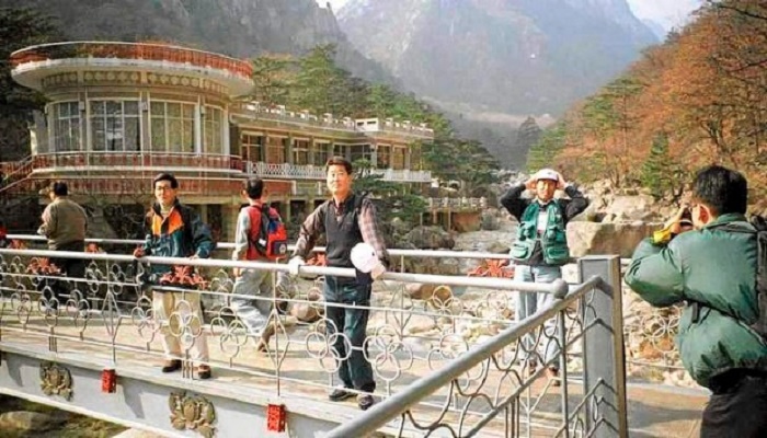 North Korea rejects meeting with South over resort