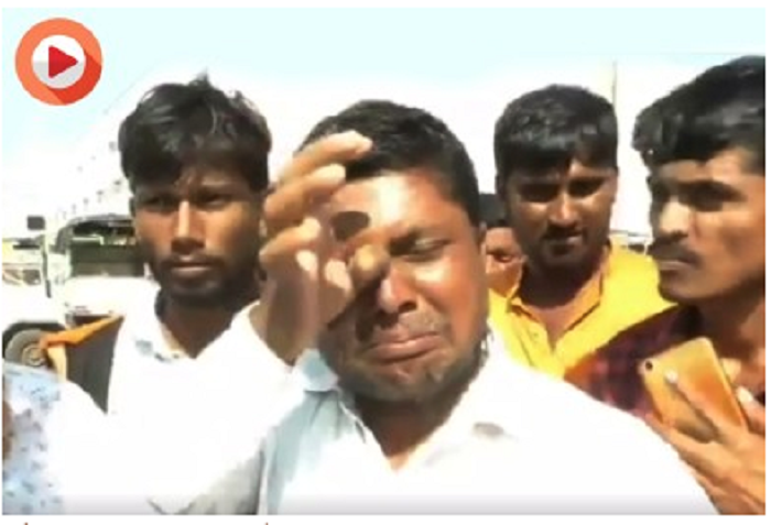 Indian farmer breaks down after selling onion Rs 8 per kg (Watch)