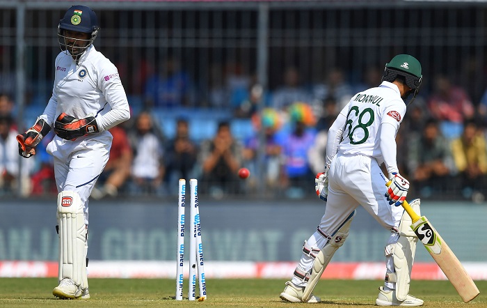 Mominul, Mushfiq go too, Tigers 140/6