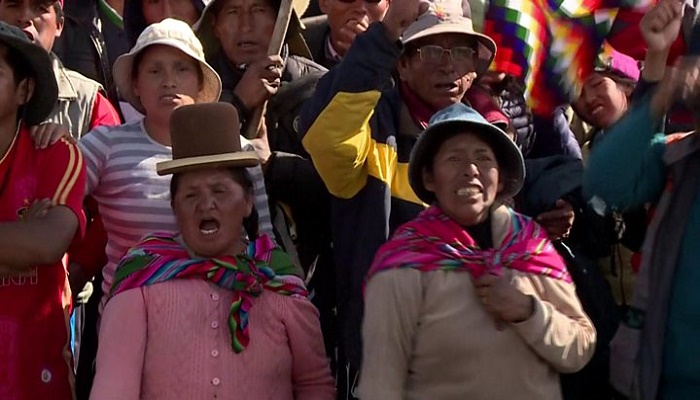 Bolivia crisis: Food and fuel shortages as death toll climbs to 23