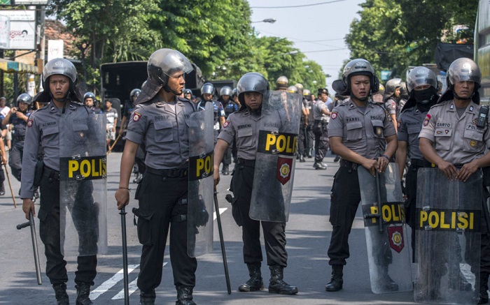 Indonesia arrests 43 people following suicide attack