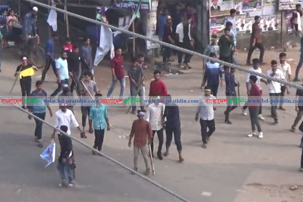 Rival Awami League men clash over council in Noakhali, 53 hurt