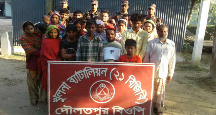 54 arrested at Benapole border