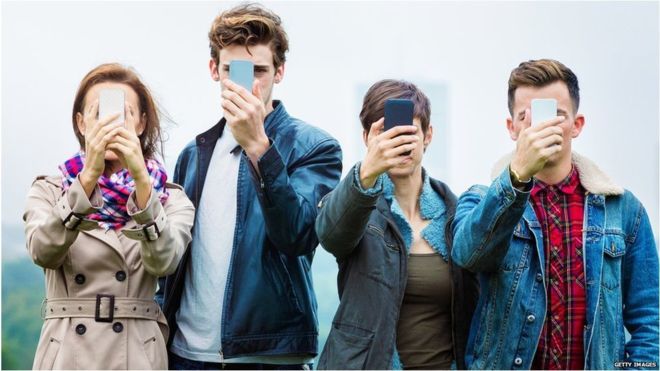 Smartphone 'addiction': Young people 'panicky' when denied mobiles