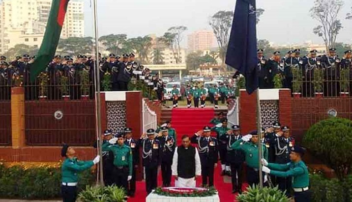 Home Minister, IGP pay respects to martyred police members