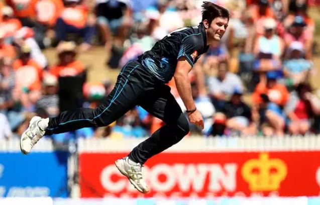 Hamish Bennett called up for India T20Is