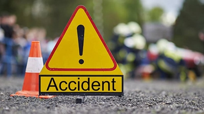 Road accident kills 2, injures 25 near Bangabandhu Bridge