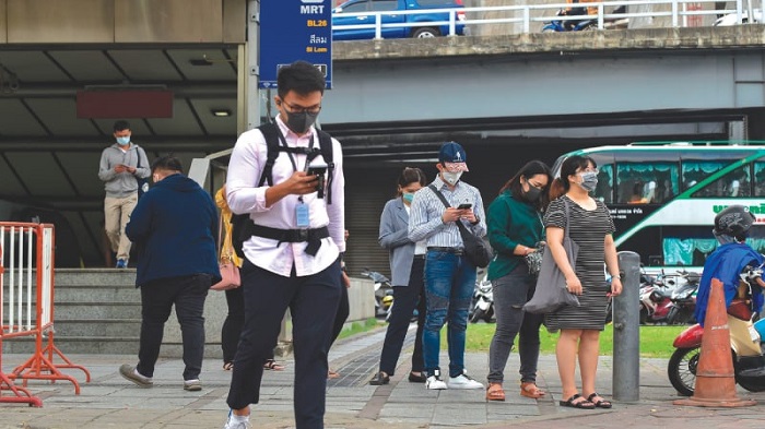 450 schools shut as pollution chokes Thai capital