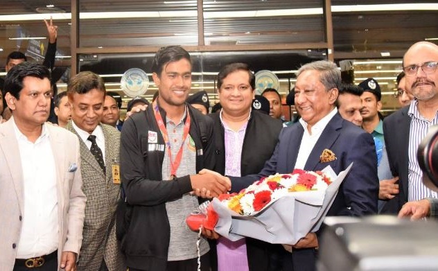 World Champions Young Tigers return home