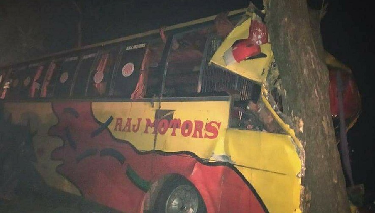 Islamic University students, teachers among 40 injured in road crash