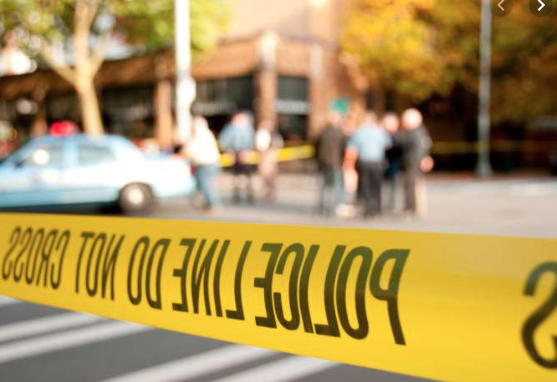 6 wounded in shooting at Chicago apartment complex