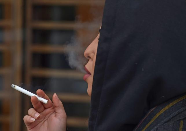 New era sees Saudi women smoke in public