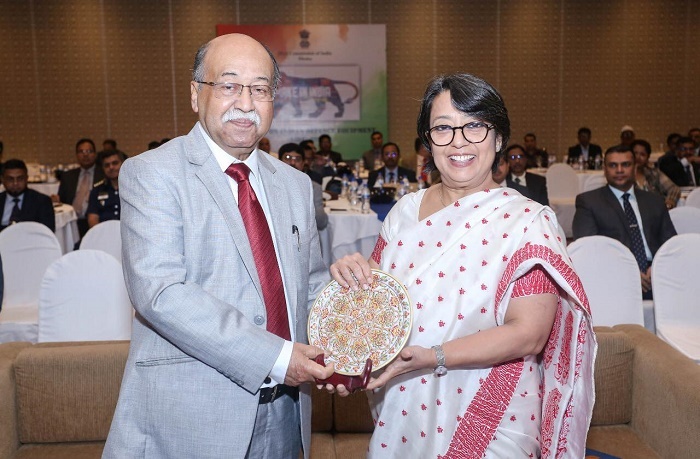 Seminar on Indian Defence Equipment held in city 

