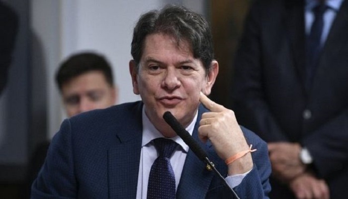 Brazil senator Cid Gomes shot in stand-off with police