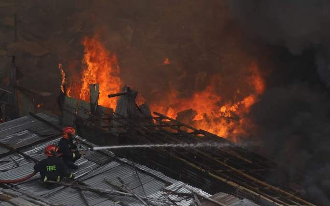 Massive fire breaks out at Rupnagar Slum