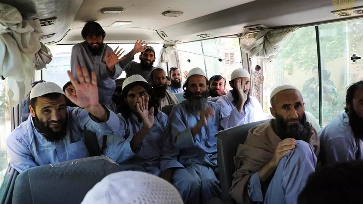 Afghanistan to free 900 more Taliban prisoners