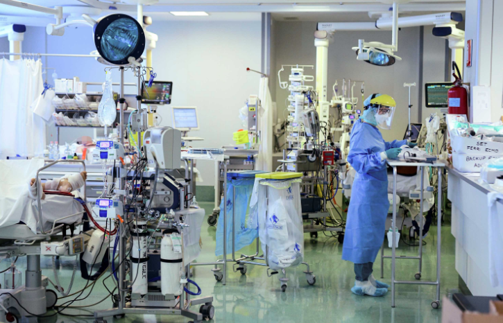 Hospital at heart of Italy's Covid-19 outbreak has first day with no positive cases