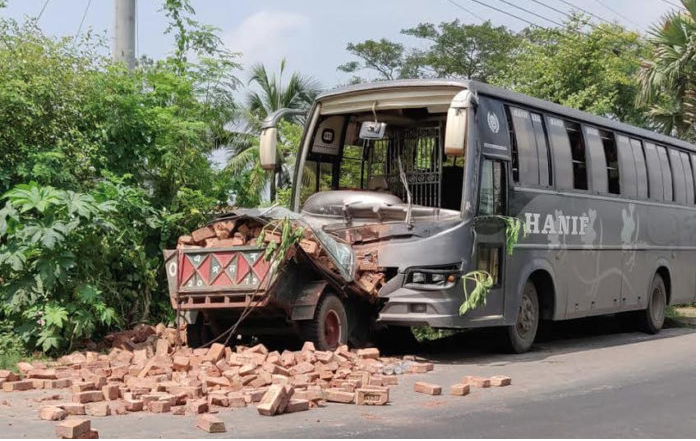 One killed, 2 injured in Rajshahi road accident