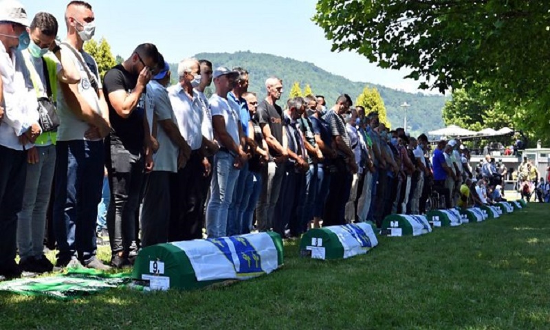 
Bosnia marks 25 years since Srebrenica massacre